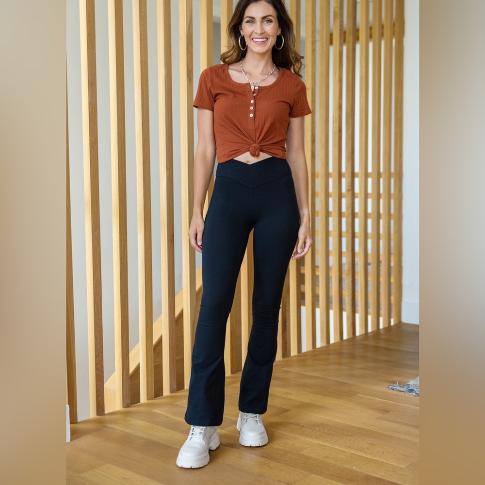 Black Mono B Cross Front Flare Leggings in Size Large